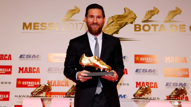 Messi con la Bota de Oro por la campaña 17/18, en la que anotó 34 goles (Barcelona)